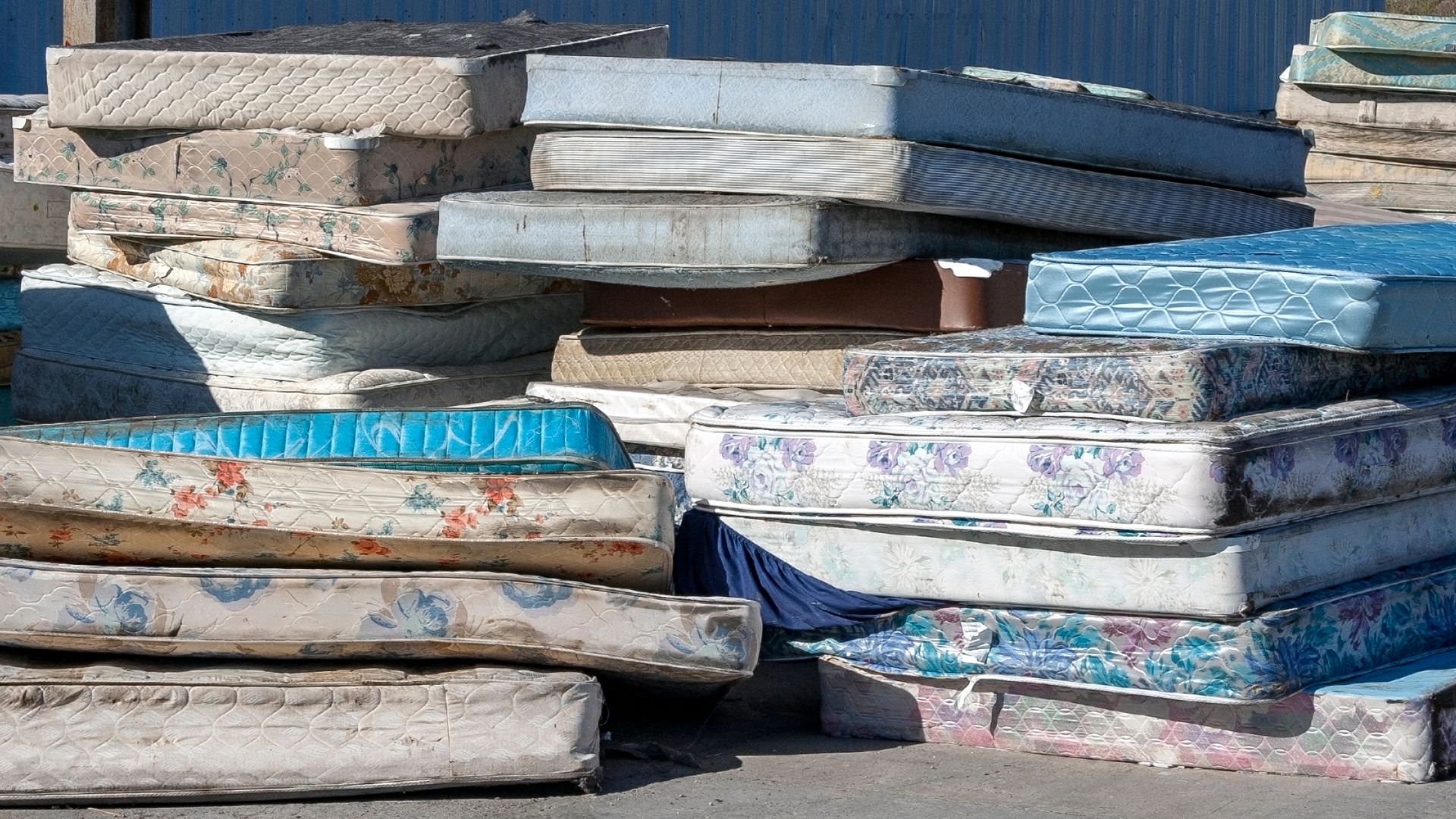 Mattress Removal: Eco-Friendly Disposal Options - Clean Slate Junk