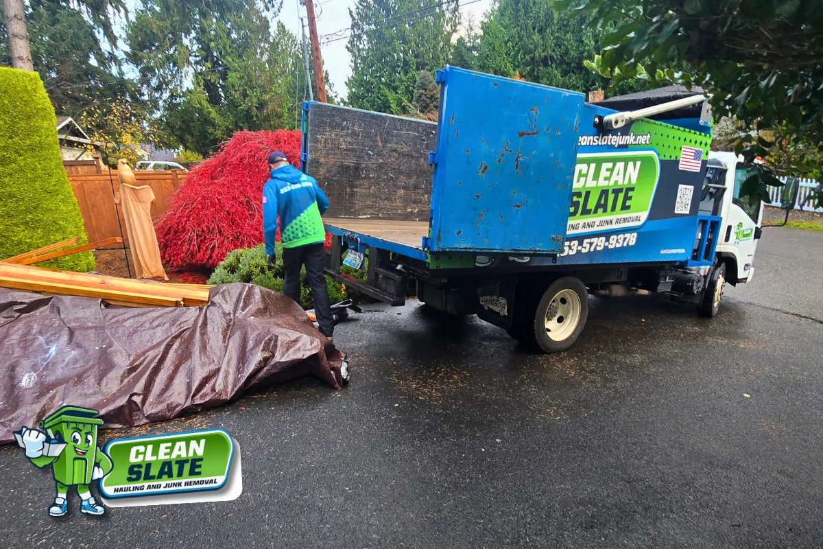 How to Choose a Junk Removal Service Before You Move